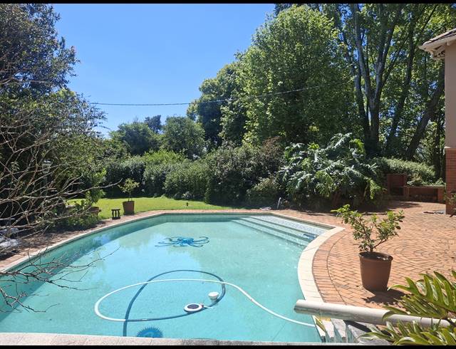 4 BEDROOM FREEHOLD FOR SALE IN HILTON CENTRAL